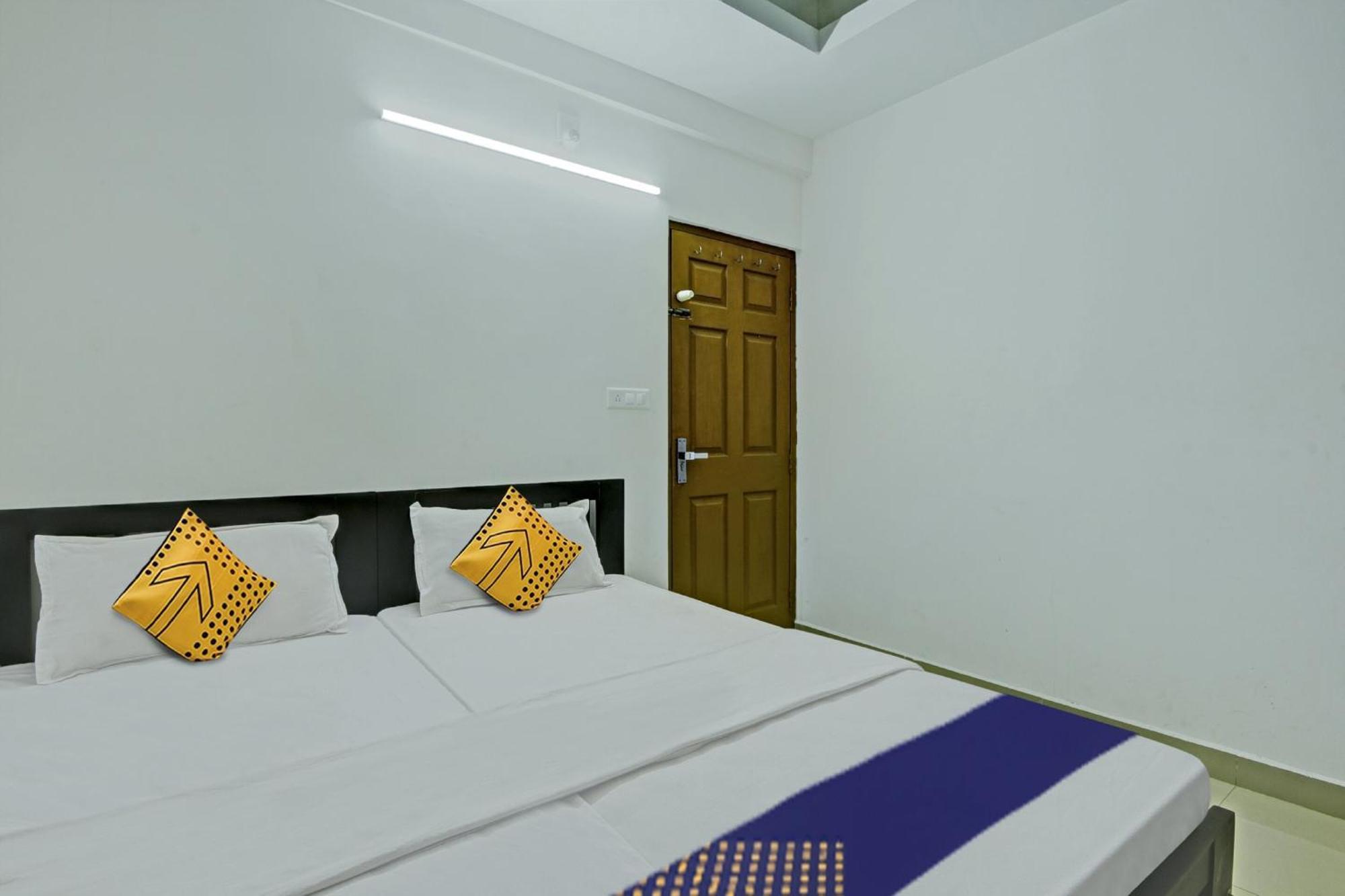 Hotel O Royal Residency Erattupetta Ngoại thất bức ảnh